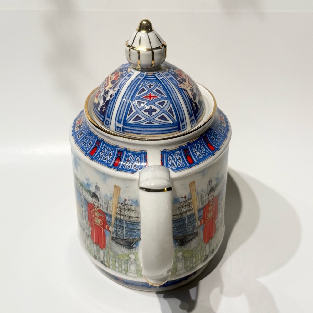 SADLER LONDON HERITAGE COLLECTION THAMESIDE CERAMIC TEAPOT - Picture 2 of 13